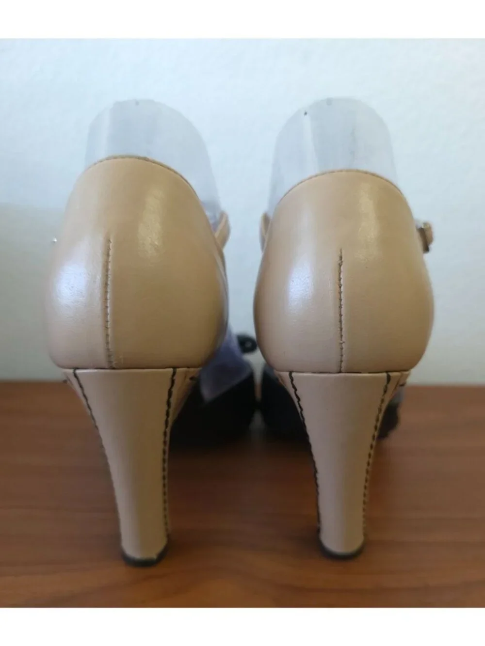 MARNI Two-Tone Black & Beige Leather Heels w/ Bow Detail Sz 36.5 - Made In Italy